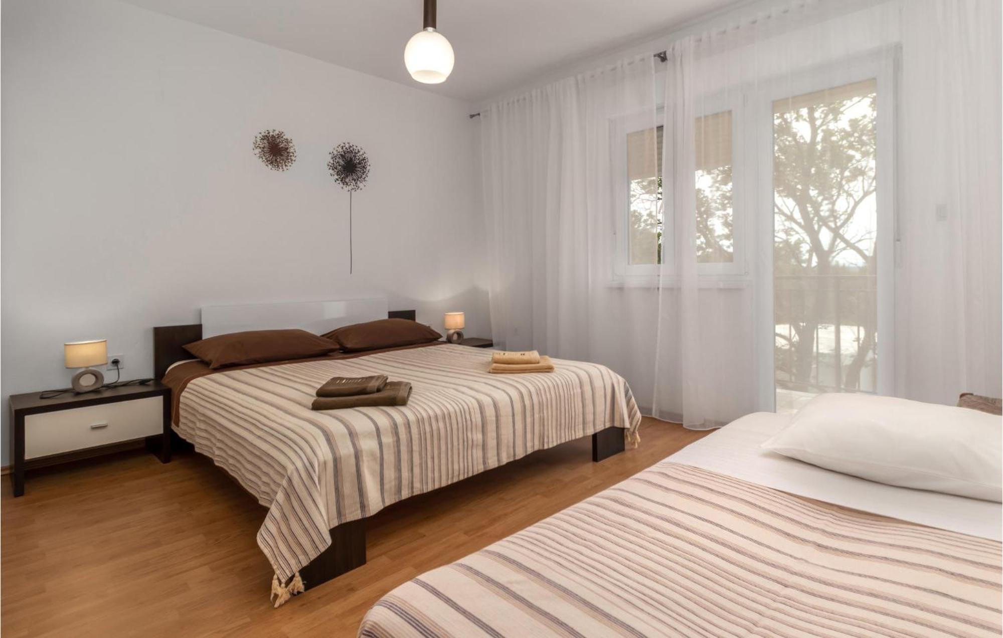 Nice Apartment In Jadranovo With Wifi Extérieur photo